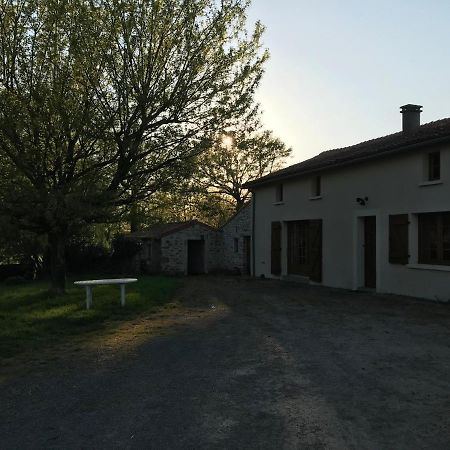 Gite A La Ferme Les Places La Chapelle-Bertrand Exterior photo